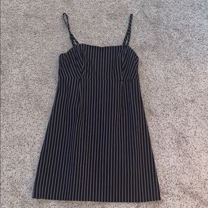 i’m selling this adorable dress!!!